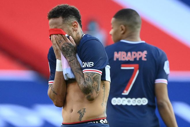 Thắng Bayern, PSG lại nhận tin không vui từ Neymar