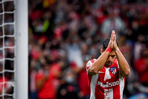 Suarez xin lỗi Cule trong ngày đặc biệt